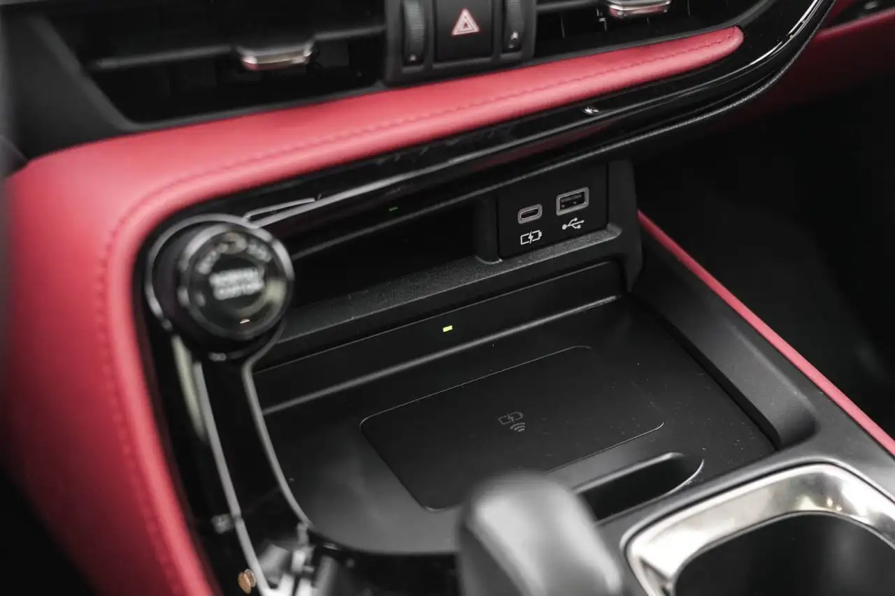 Lexus NX fotografie Lexus NX
