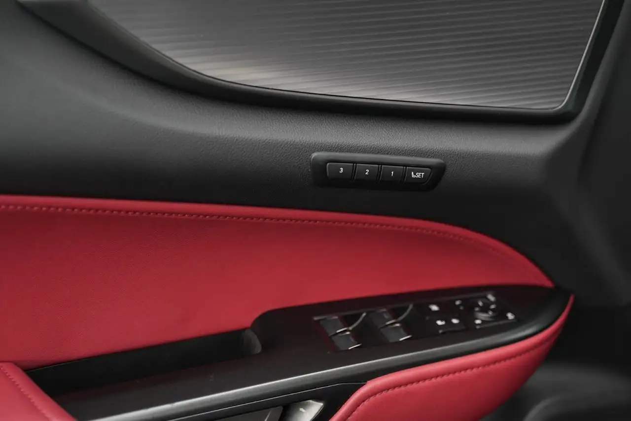 Lexus NX fotografie Lexus NX