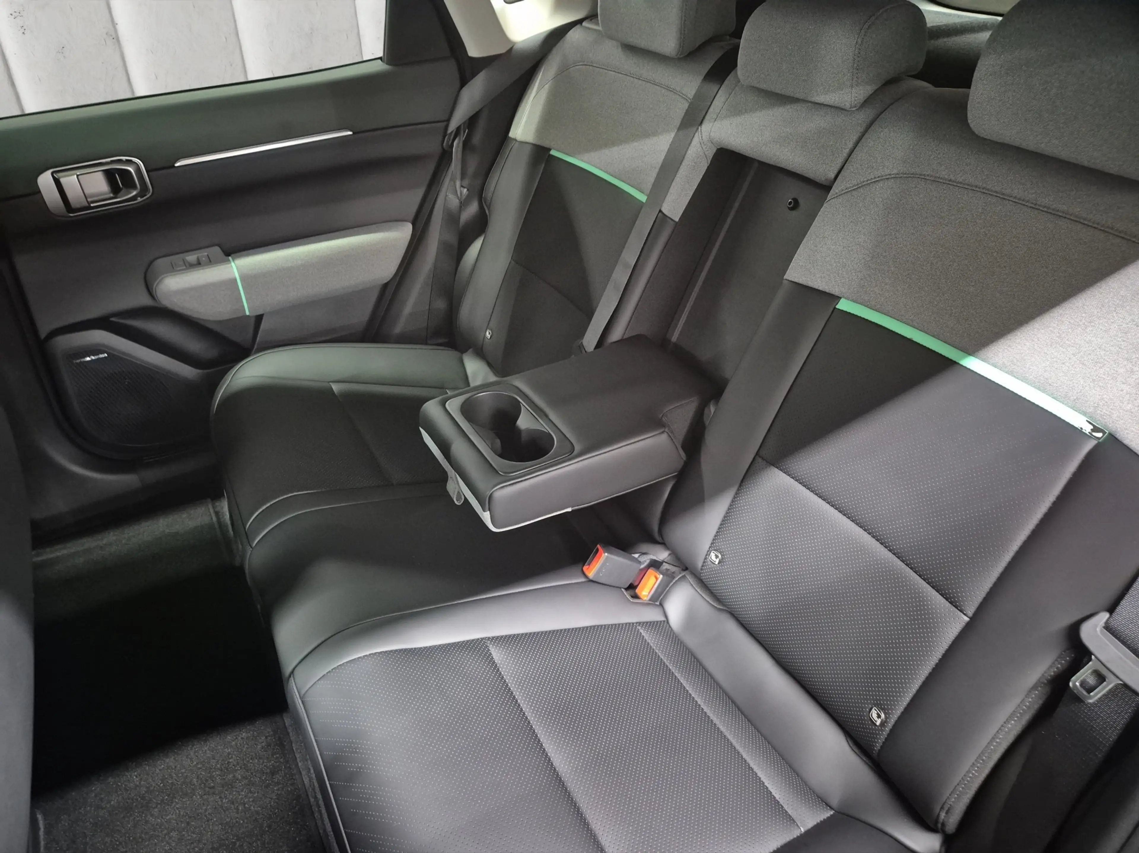 Kia EV4 Hatchback Earth 81 kWh 150 kW Frontantrieb — photo 11