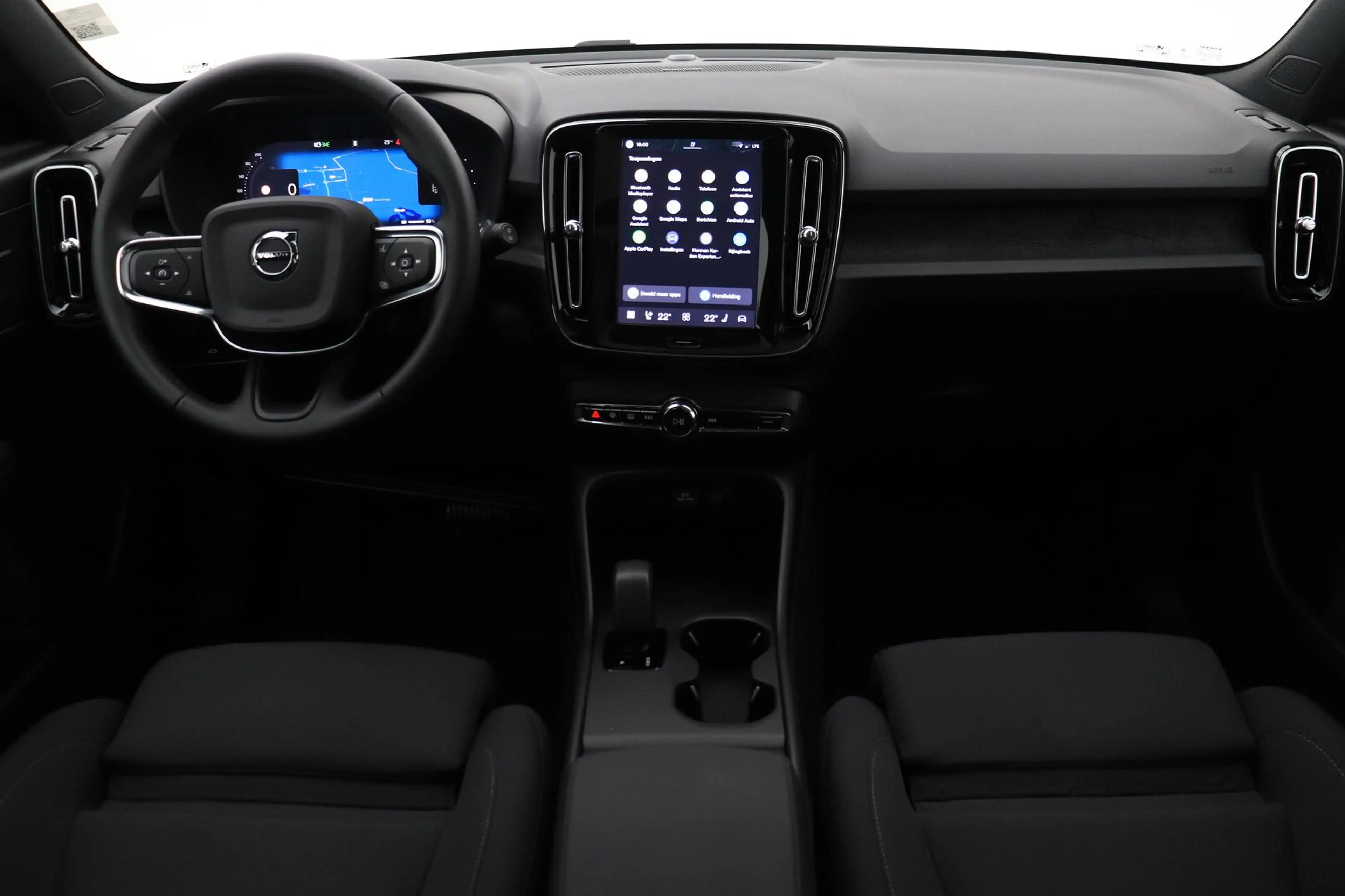 Volvo EX40 Single Motor Extended Range Plus Black Ed. 82 kWh — photo 4