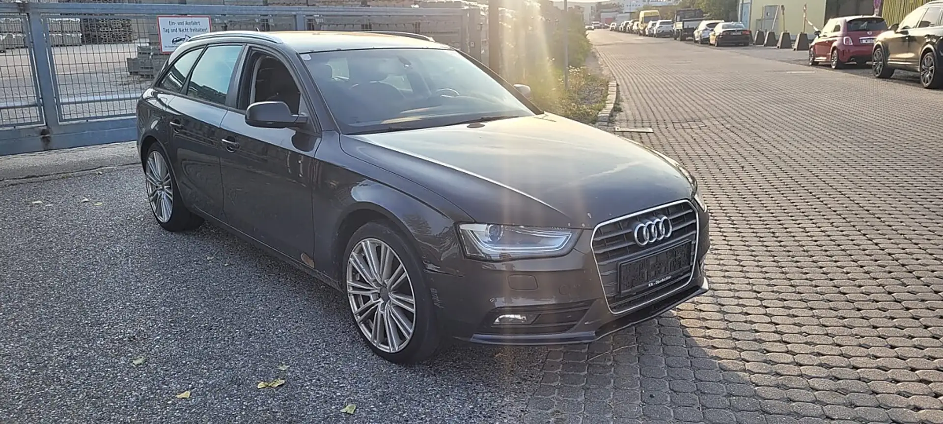 Audi A4 Avant 2,0 TDI DPF Aut. Schwarz - 2