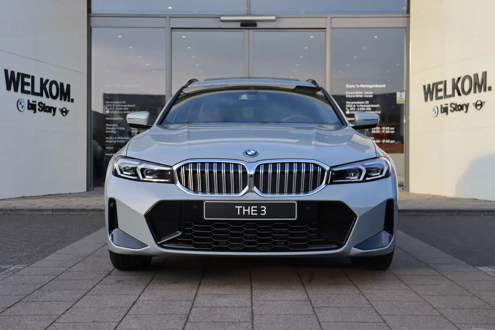 BMW 330 3 Serie Touring 330e High Executive M Sport Automa Grijs - 2