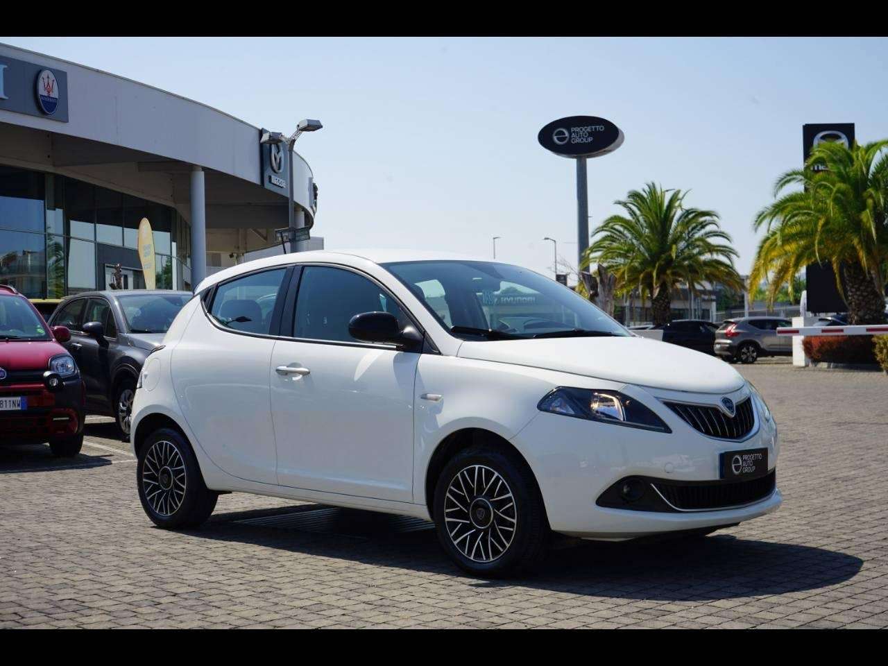 Lancia Ypsilon 1.0 FireFly Hybrid Oro