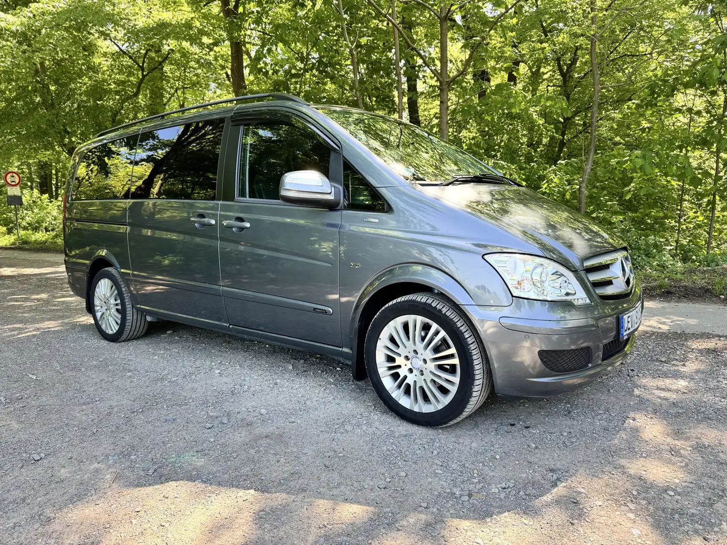 Mercedes-Benz Viano 3.0 CDI DPF lang Automatik Ambiente Edition - 1