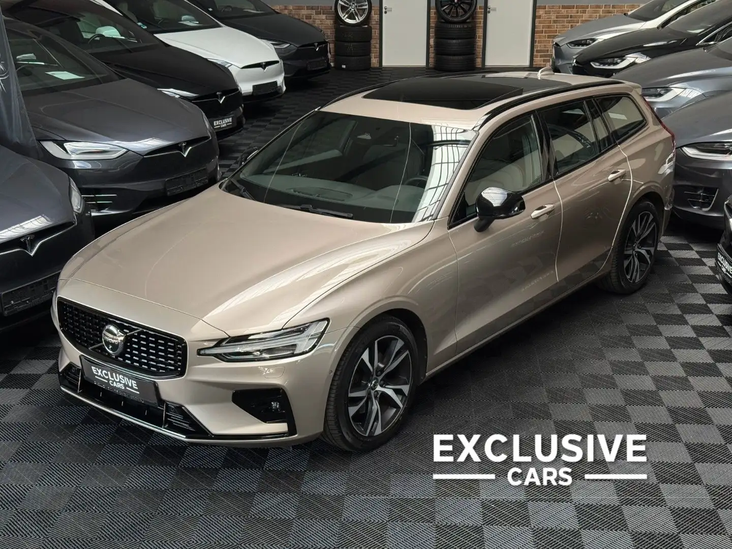 Volvo V60 B3 | PLUS DARK | INDIVIDUAL | EXCLUSIVE | Gris - 1