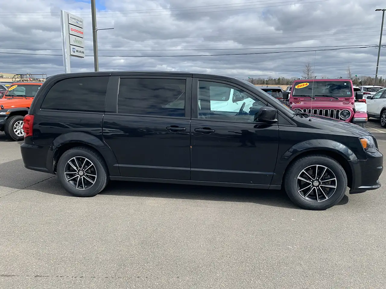 Dodge Grand Caravan снимка Dodge Grand Caravan