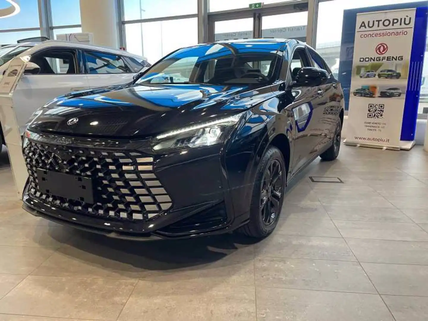 Dongfeng Shine 1.5 e2 dct Schwarz - 1