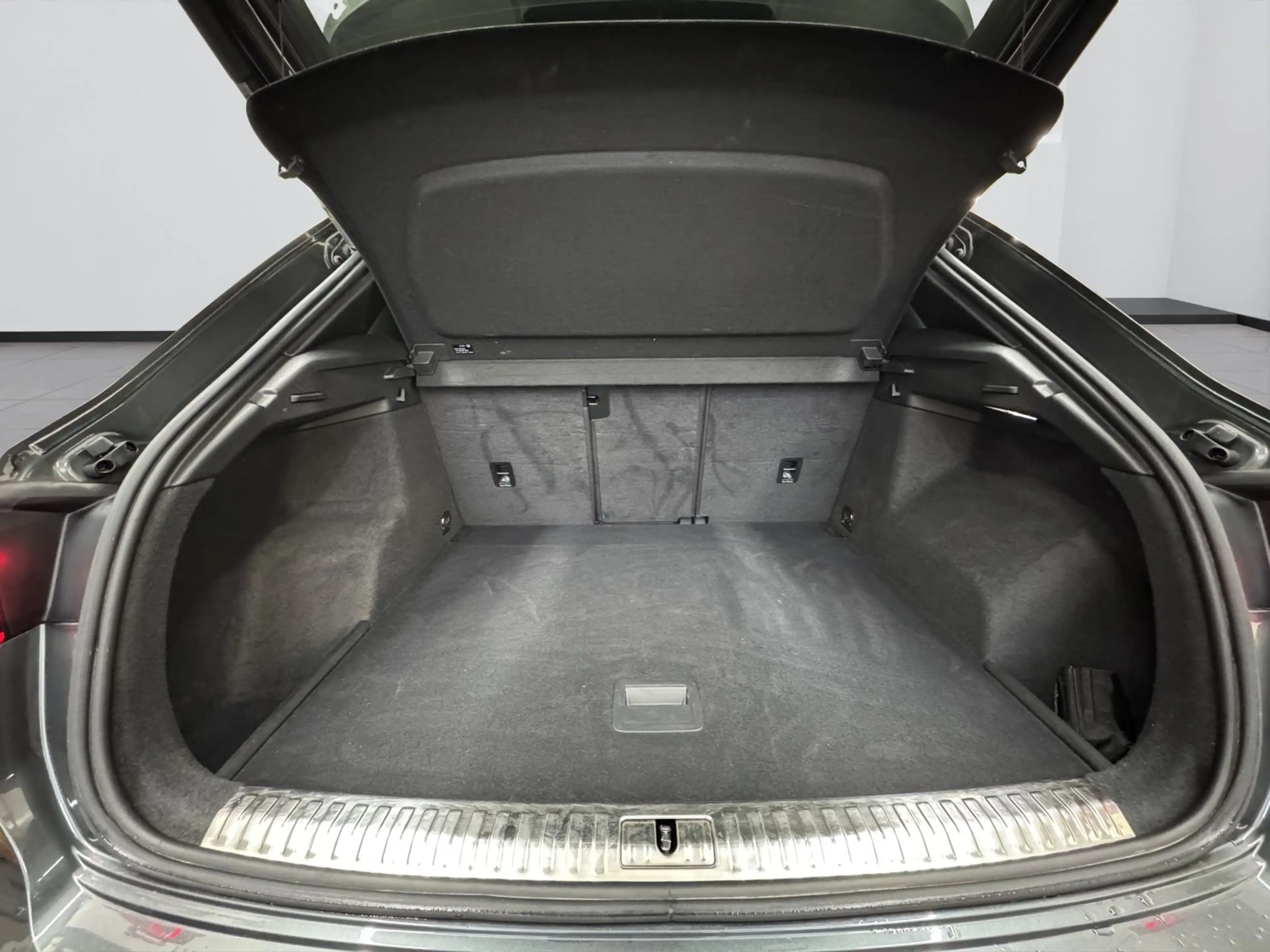 Audi RS Q3 2.5 TFSI quattro AHK*ACC*MATRIX*RFK*SHZ — photo 13
