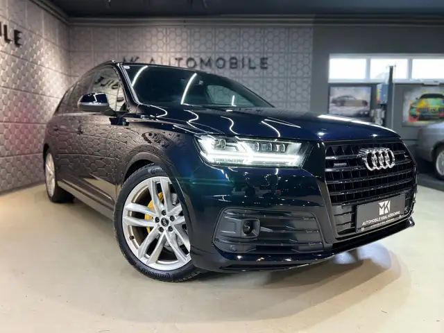 Audi Q7 view 5
