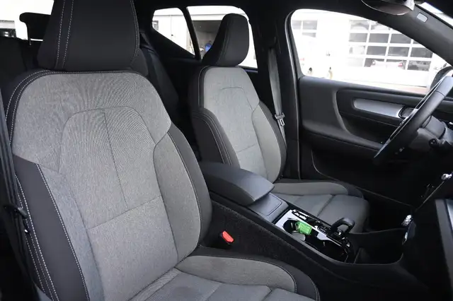Volvo XC40 view 15
