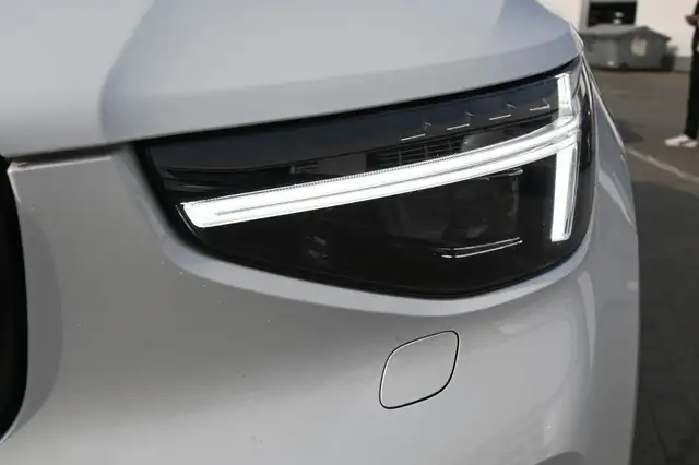 Volvo XC40 view 10
