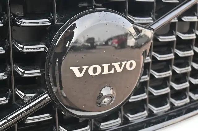 Volvo XC40 view 9