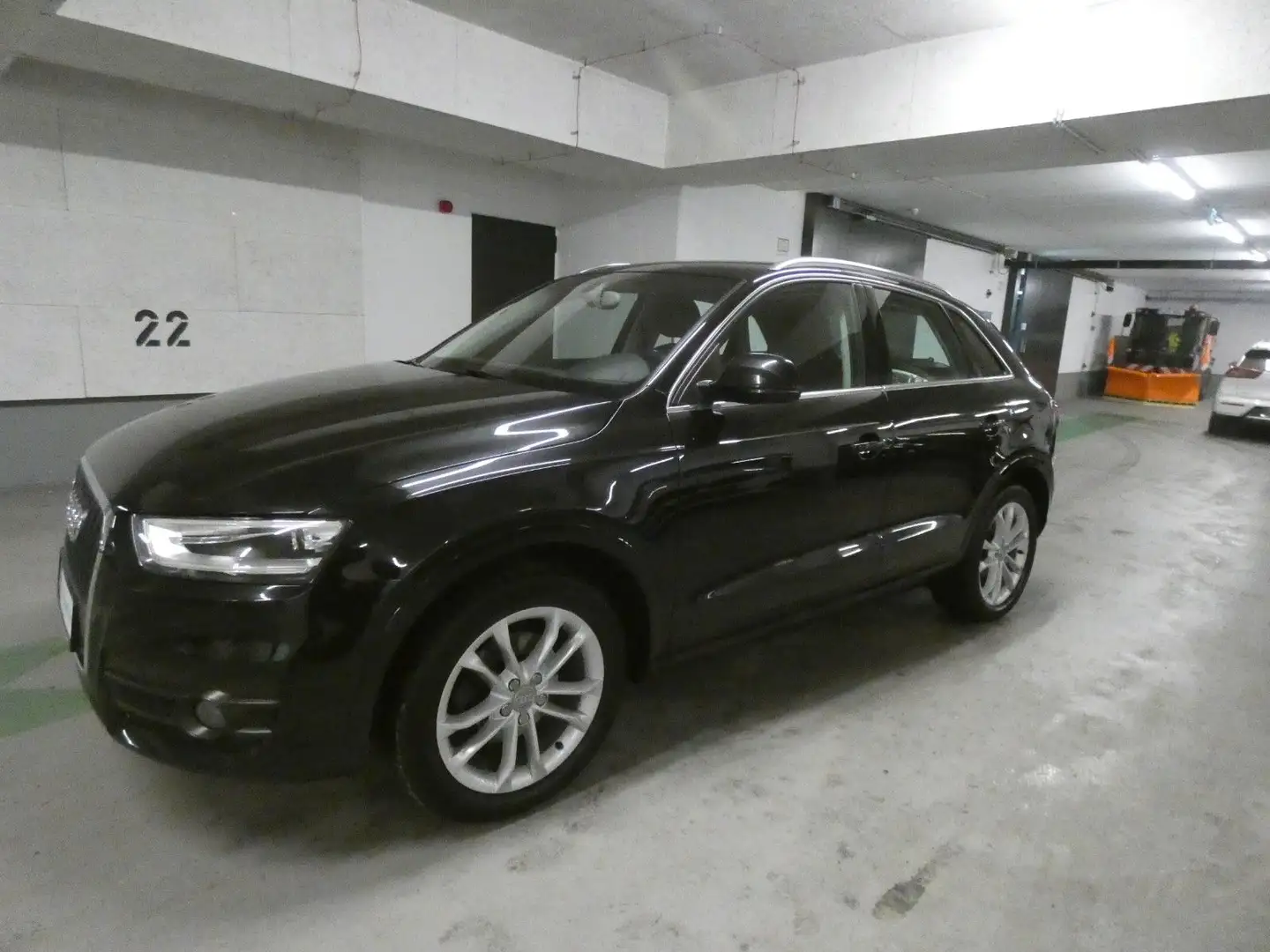 Audi Q3 2.0 TDI* 2 HD*EURO * Schwarz - 1