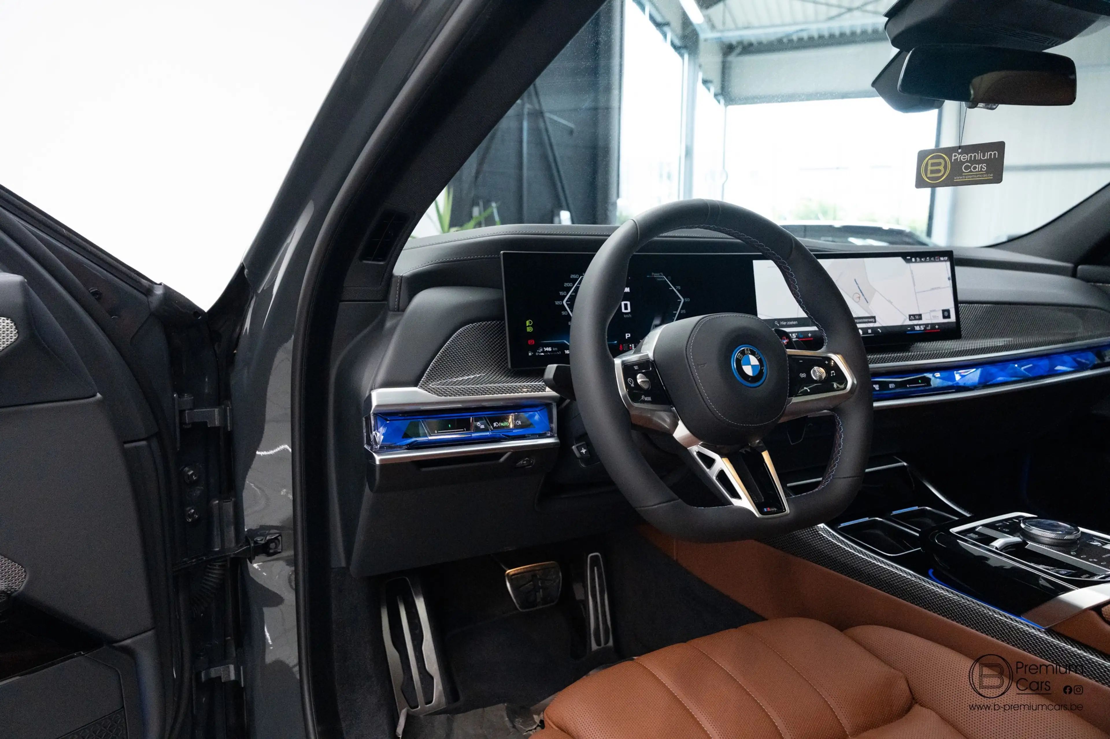 BMW 760 xDrive Individual! FULL OPTIONS! Black pack! — photo 10