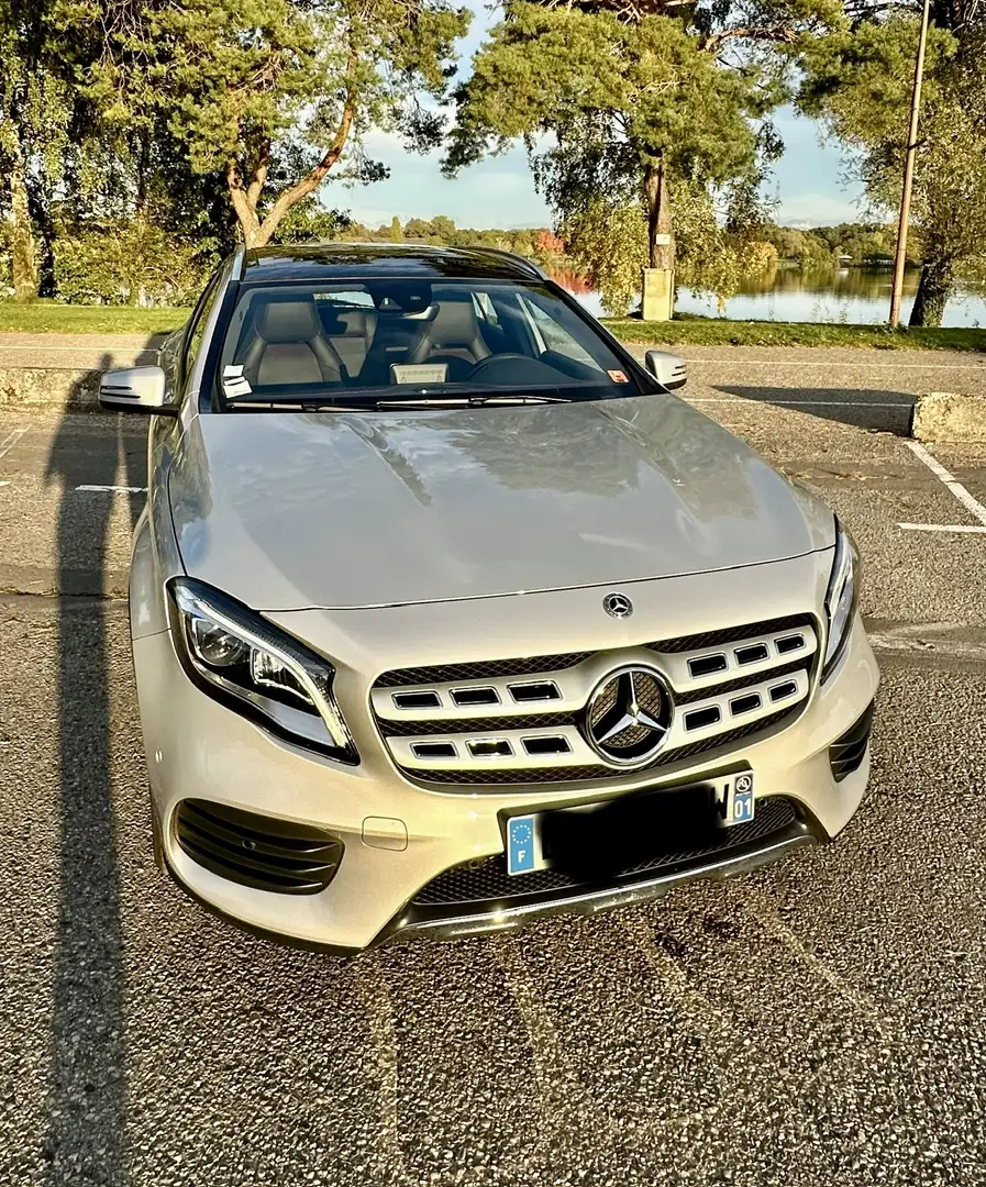 Mercedes-Benz GLA 180 Argent - 1