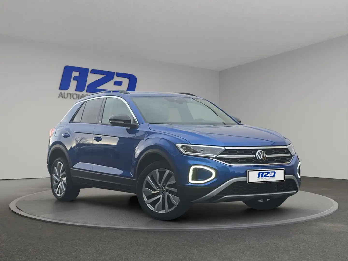 Volkswagen T-Roc 1.5 TSI DSG MATRIX SPURH AHK 18 ZOLL NAVI ÜBER APP Blau - 2
