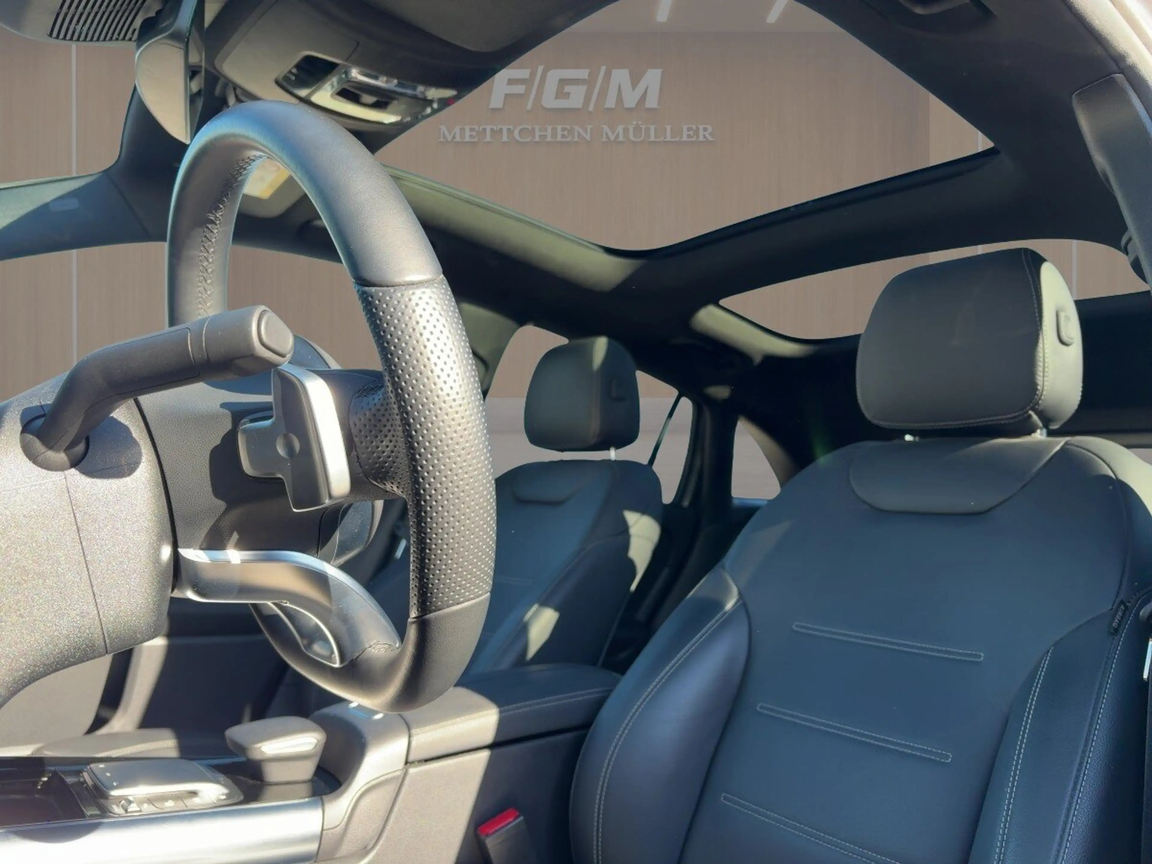 Mercedes-Benz EQA 250 AMG-LINE+DISTR.+360+HUD+PANO+MBUX+LED+ AMG Line — photo 12