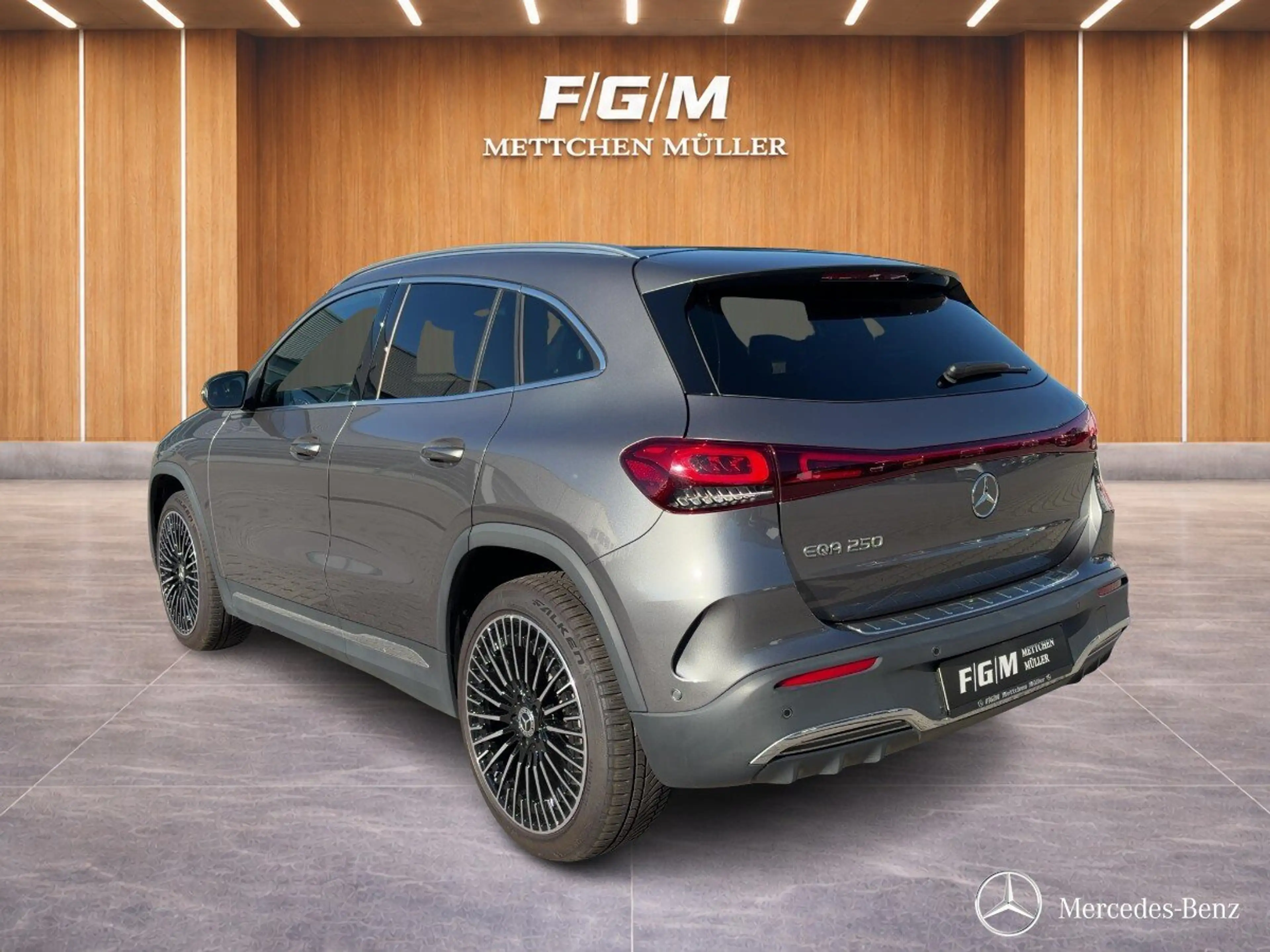 Mercedes-Benz EQA 250 AMG-LINE+DISTR.+360+HUD+PANO+MBUX+LED+ AMG Line — photo 2