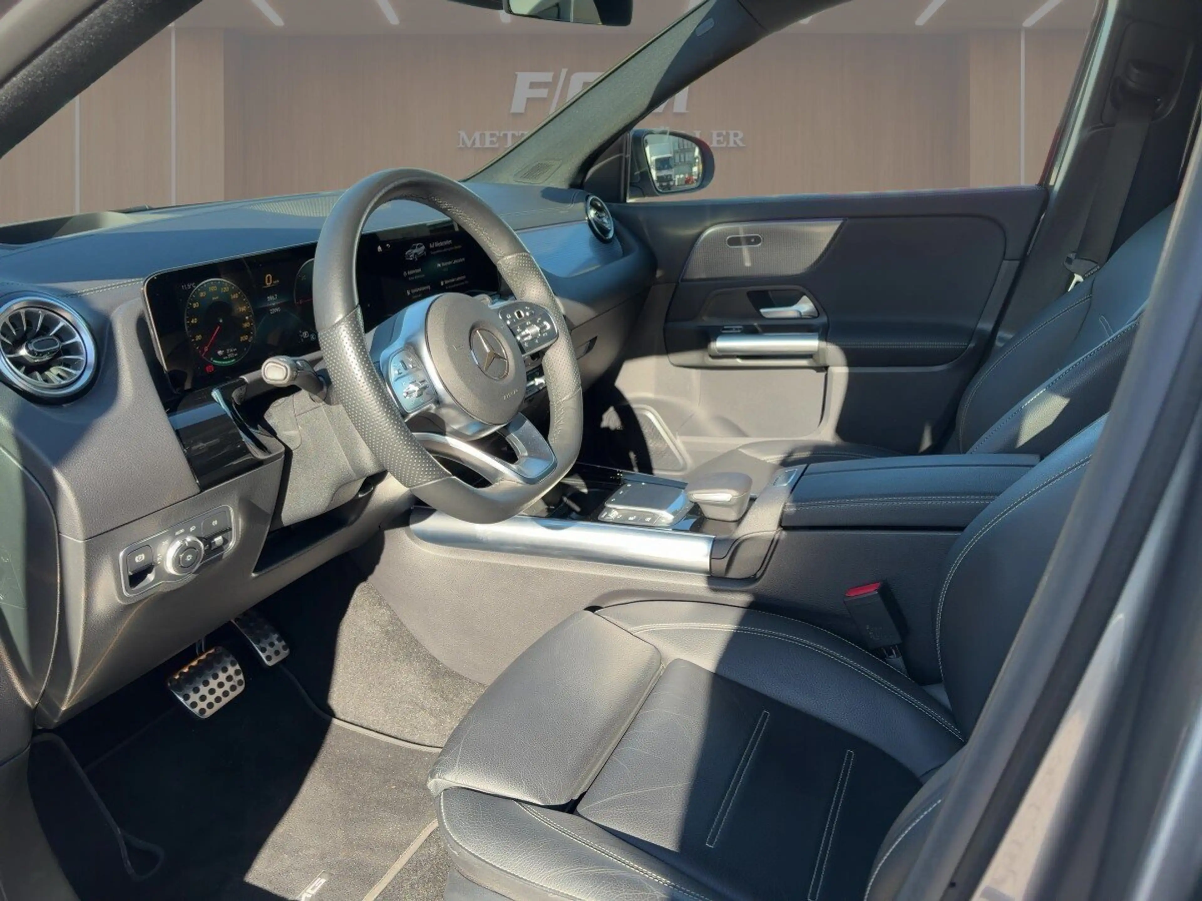 Mercedes-Benz EQA 250 AMG-LINE+DISTR.+360+HUD+PANO+MBUX+LED+ AMG Line — photo 6