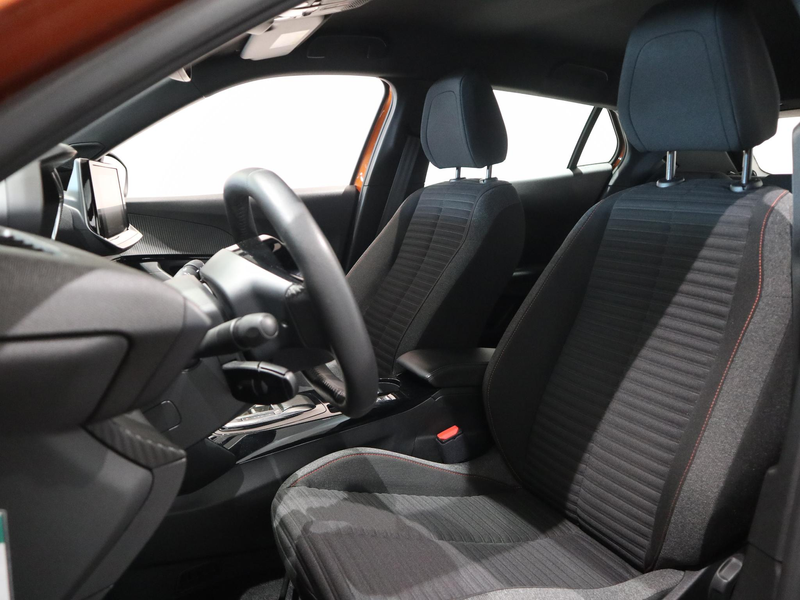 Peugeot e-2008 EV Active Pack 50 kWh — photo 9