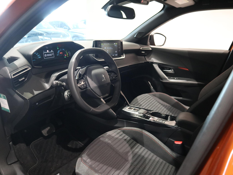 Peugeot e-2008 EV Active Pack 50 kWh — photo 8