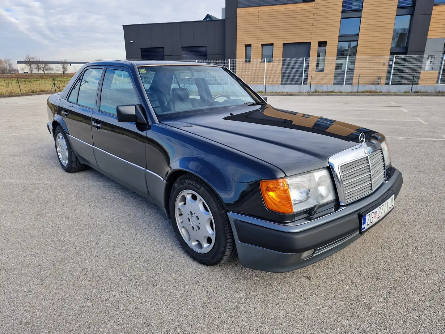 Mercedes-Benz E 500 500E w124 - 1