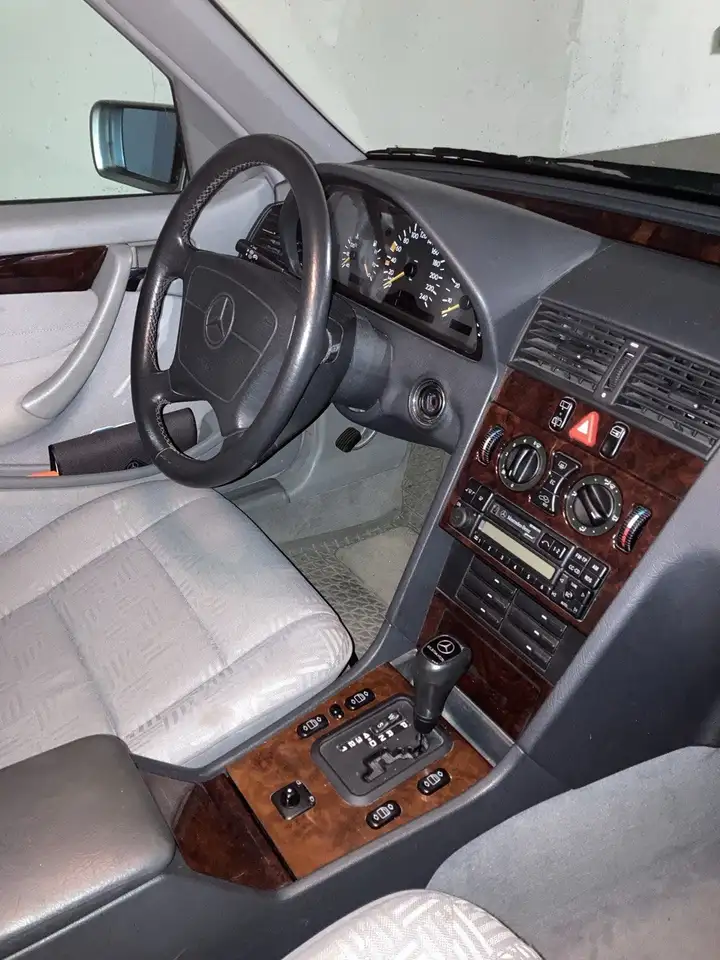 Mercedes-Benz 180 C 180 T, foto 5