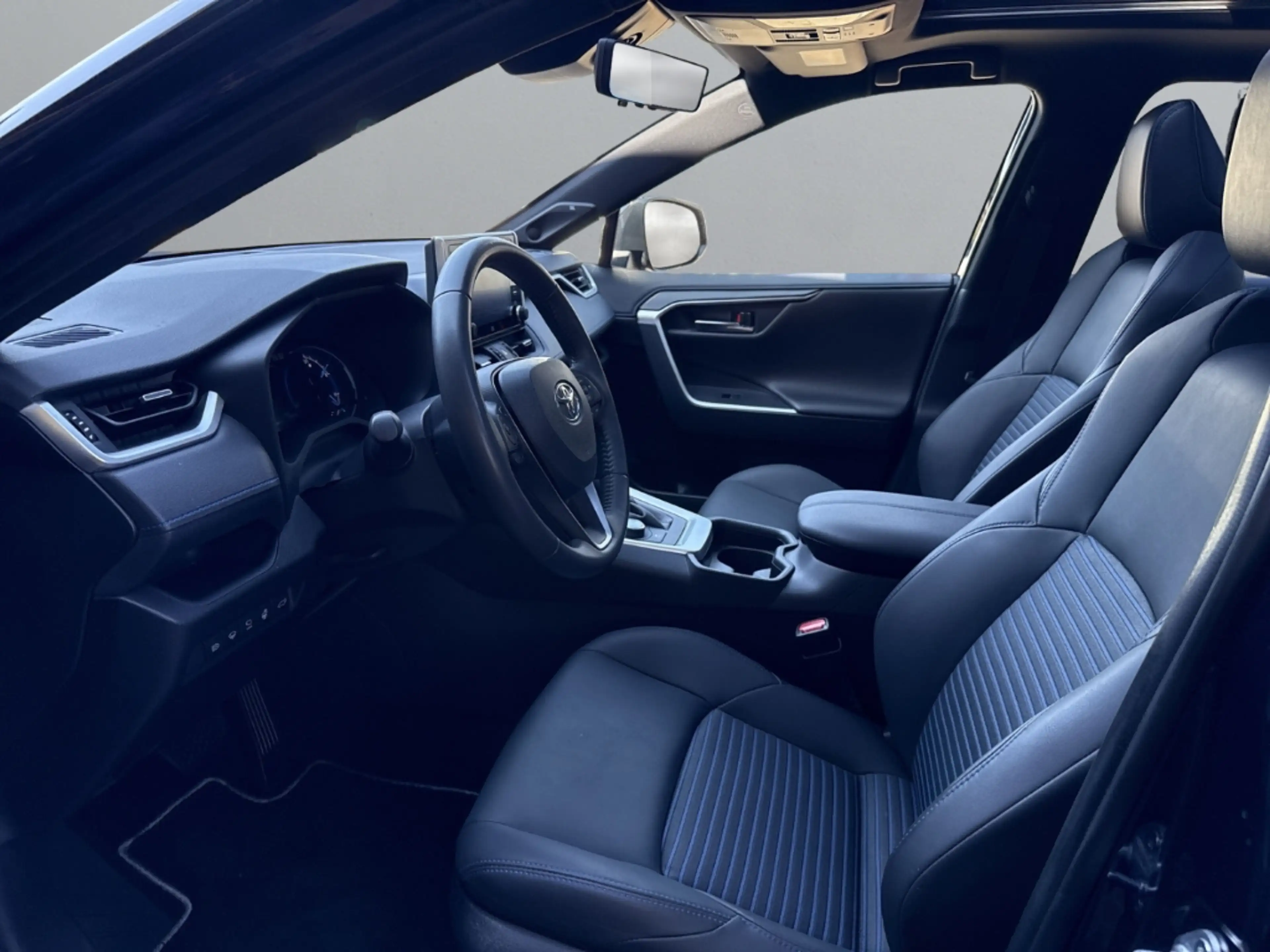 Toyota RAV 4 Hybrid 4x4 Style Selection *Panodach+Navi+Soundsys — photo 7