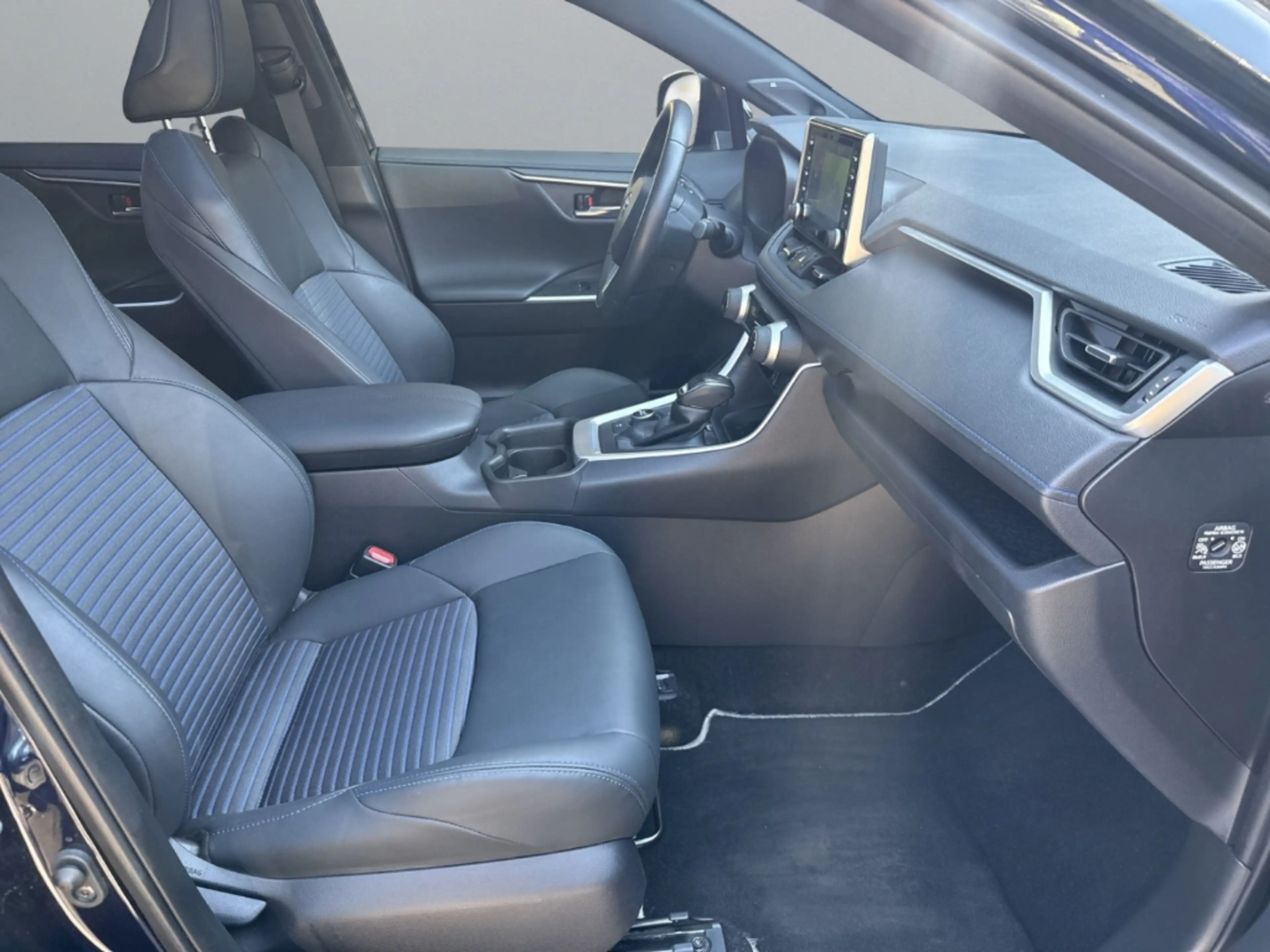 Toyota RAV 4 Hybrid 4x4 Style Selection *Panodach+Navi+Soundsys — photo 14