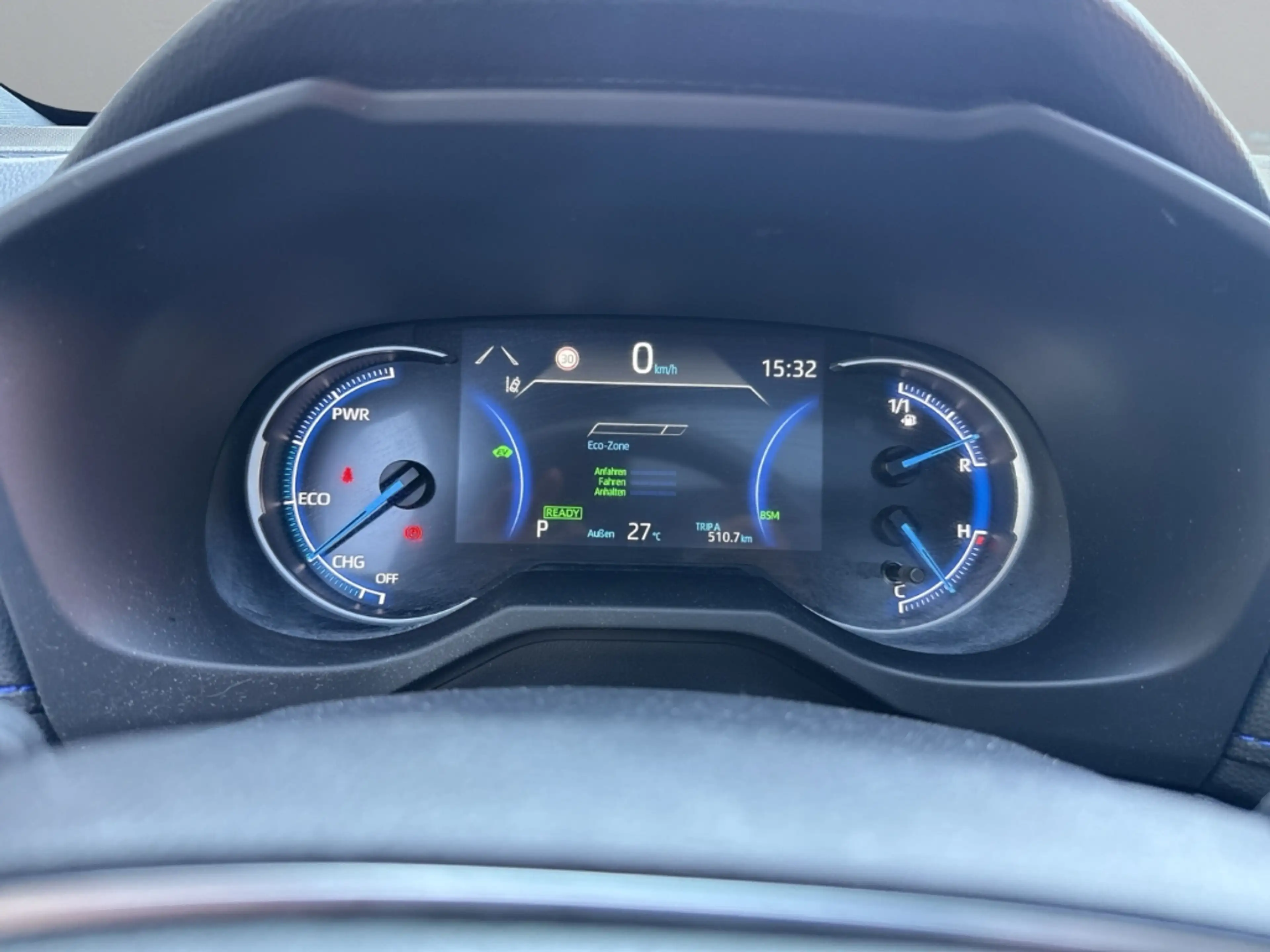 Toyota RAV 4 Hybrid 4x4 Style Selection *Panodach+Navi+Soundsys — photo 13