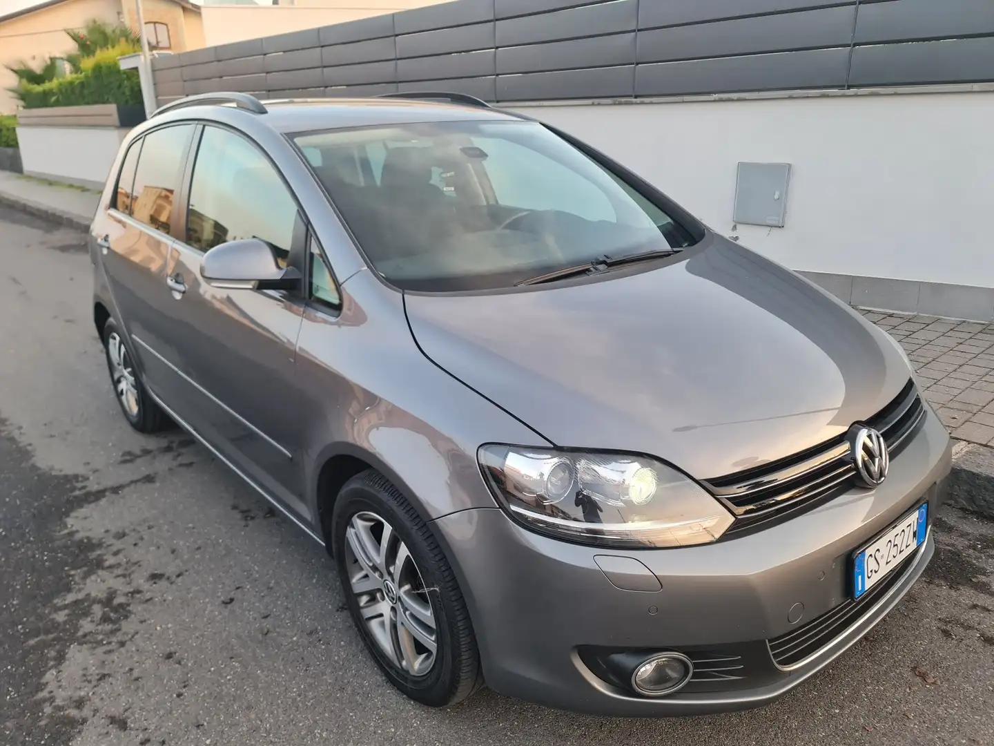 Volkswagen Golf Plus 1.6 tdi Highline dsg - 1
