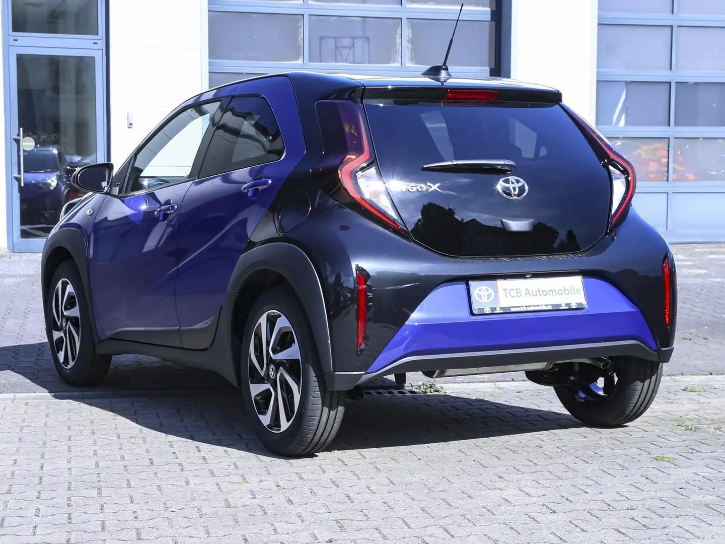 Toyota Aygo X 1.0 Teamplayer Blau - 2