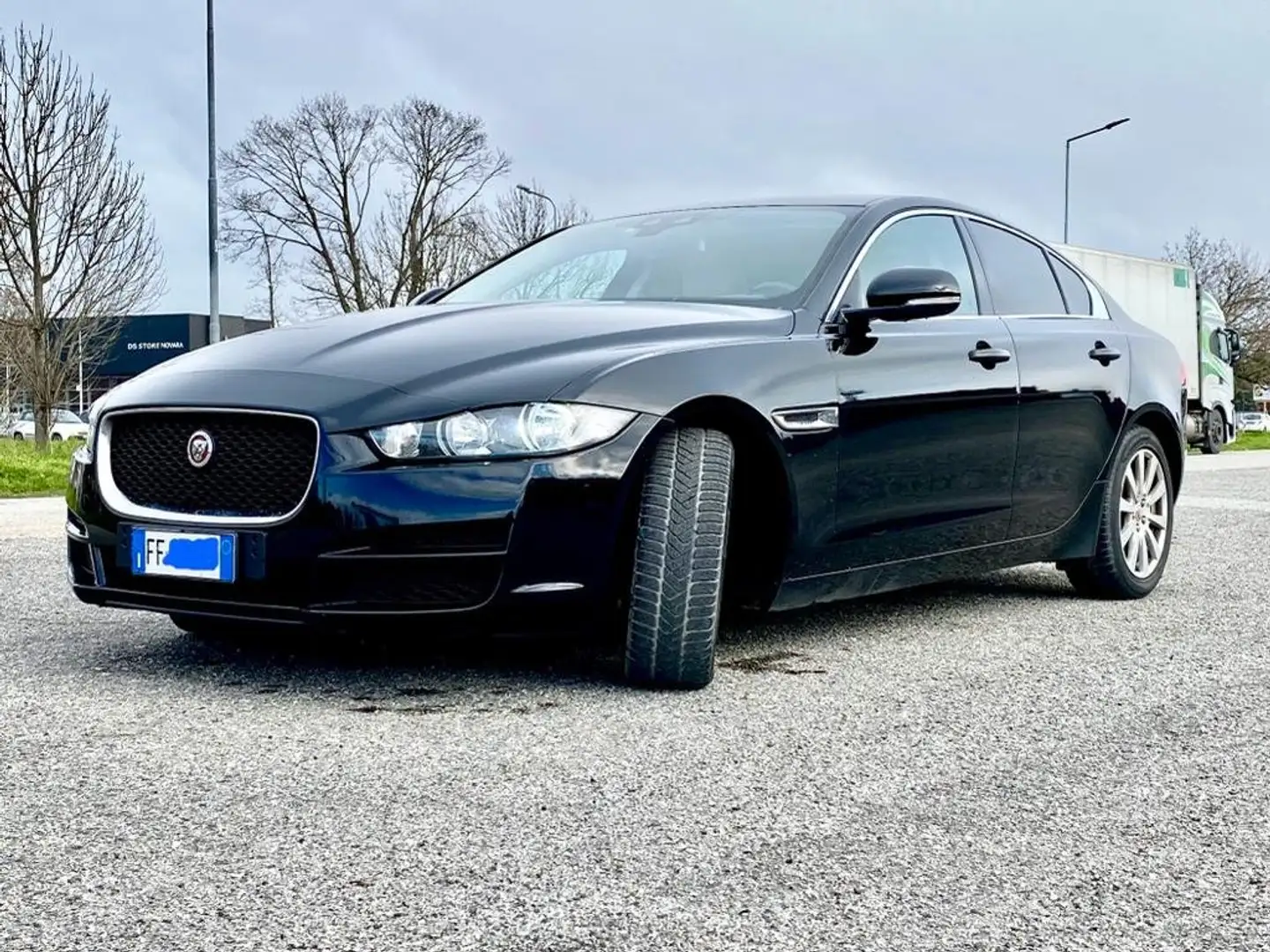 Jaguar XE 2.0d Pure Business edition 180cv auto - 1