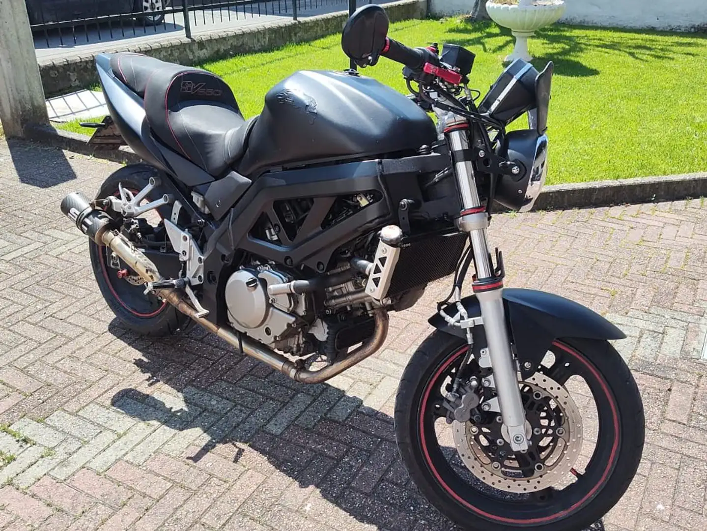 Suzuki SV 650 Noir - 2