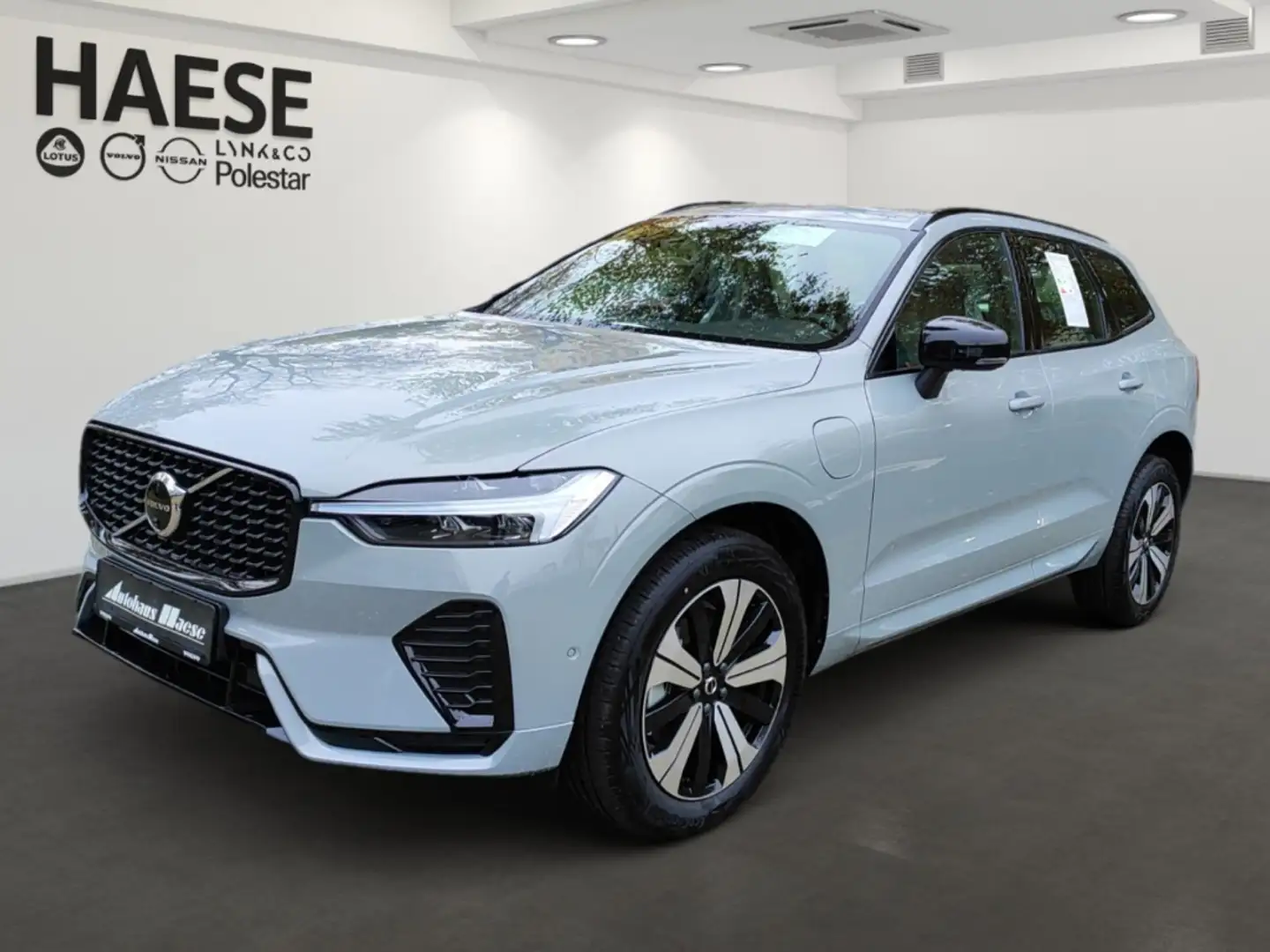 Volvo XC60 Recharge T6 AWD Plug-In-Hybrid Plus Dark Harman-Ka Grau - 1
