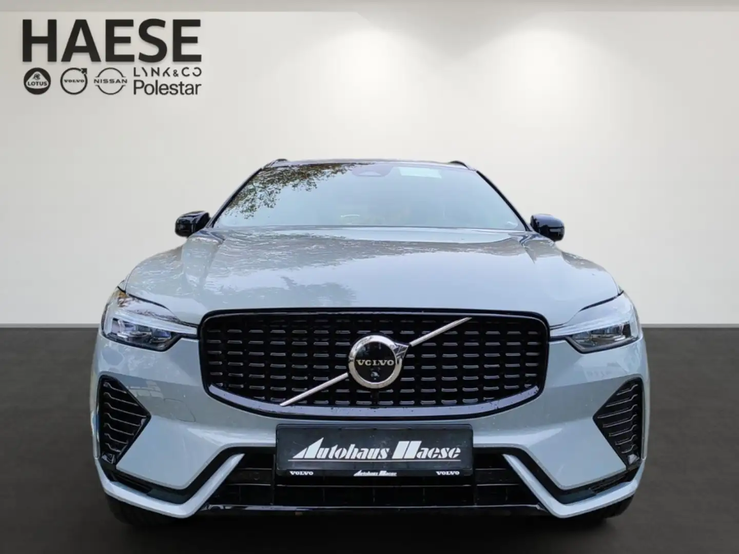 Volvo XC60 Recharge T6 AWD Plug-In-Hybrid Plus Dark Harman-Ka Grau - 2