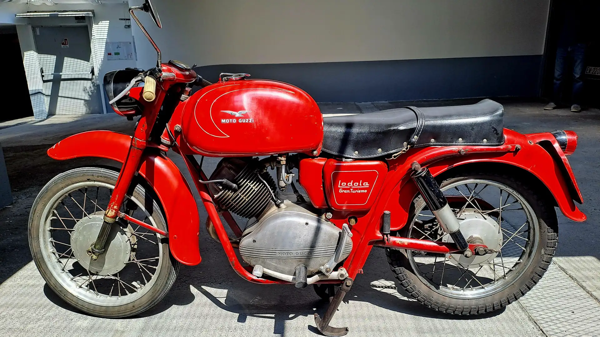 Moto Guzzi Lodola Red - 1