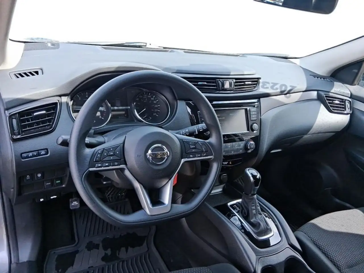 Nissan Qashqai снимка Nissan Qashqai