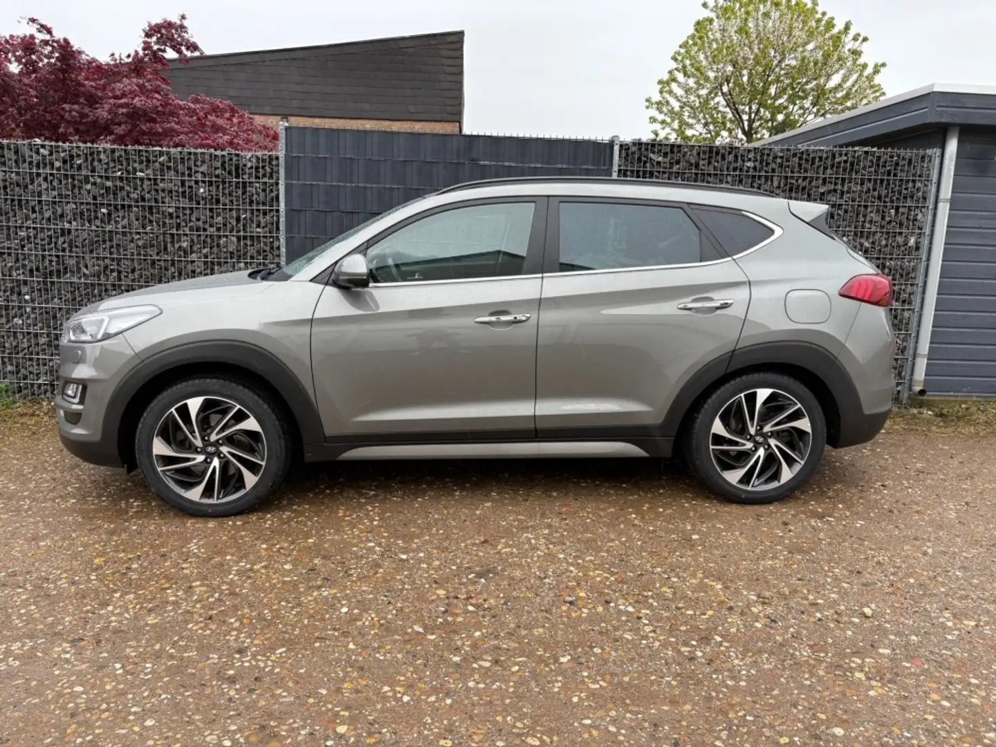 Hyundai TUCSON 1.6 T-GDI DCT 4WD VOLL Pano AHK Gris - 2