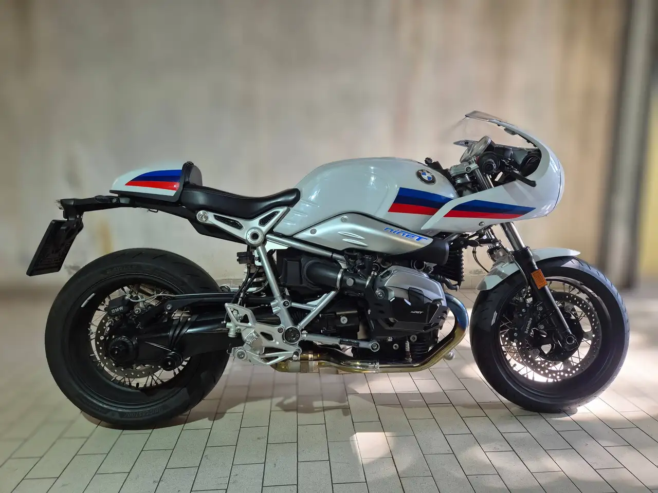 BMW R nineT