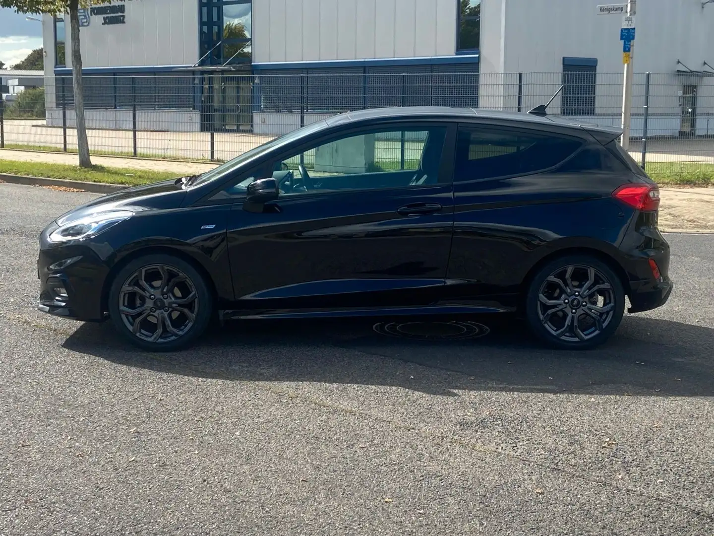 Ford Fiesta ST-Line *Panorama*Navi*SHZ*CarPlay*LHZ* Schwarz - 2