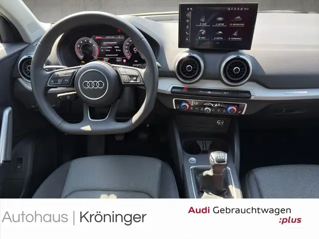 Audi Q2 view 13