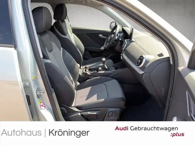 Audi Q2 view 9
