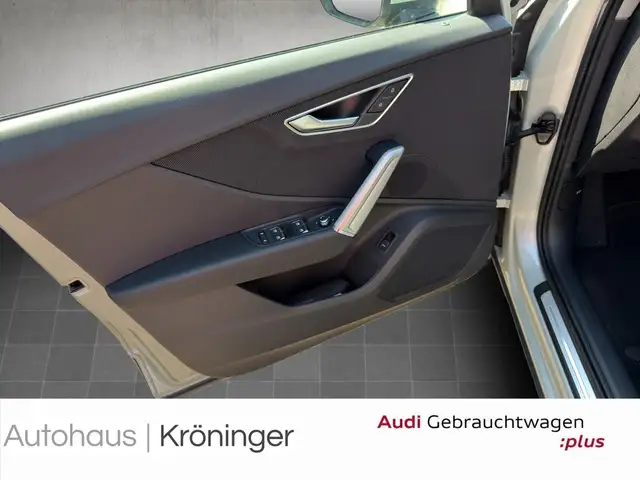 Audi Q2 view 8