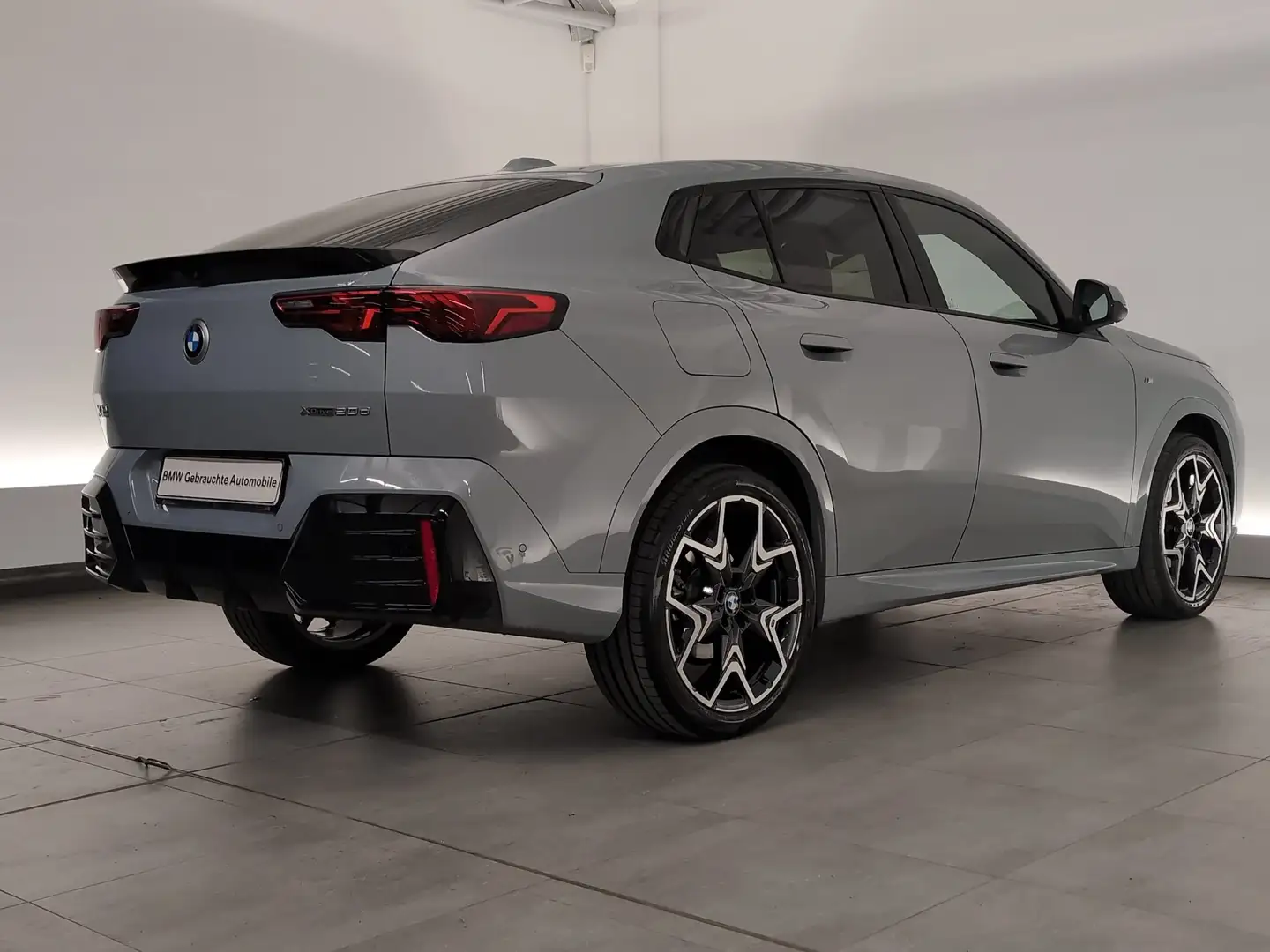 BMW X2 xDrive20d M Sport Navi/LED/AHK/LR-Hz/KomfZg Grau - 2