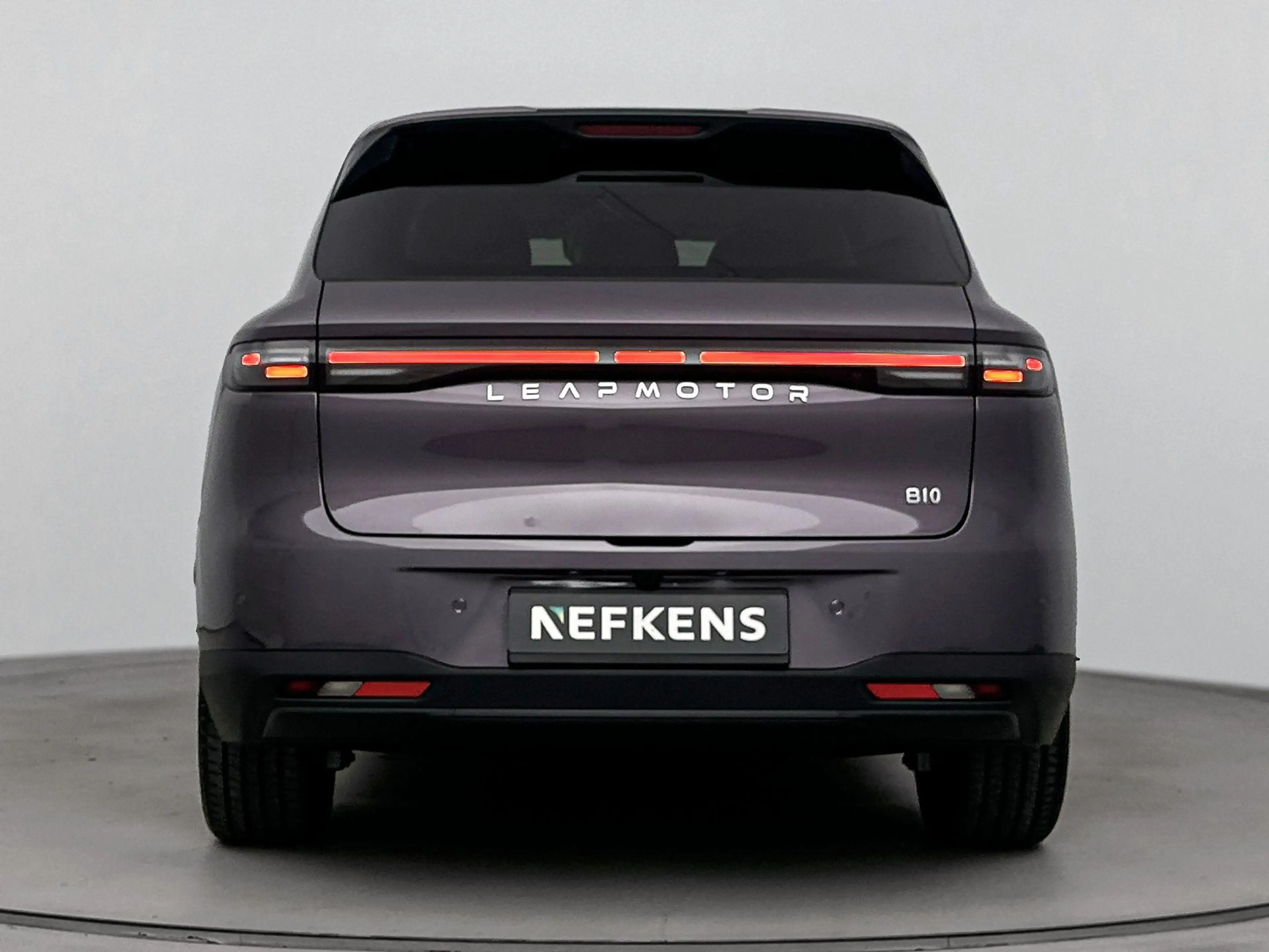 Leapmotor B10 Design Hybrid EV 18.8 kWh | Panoramadak | Camera | — photo 3