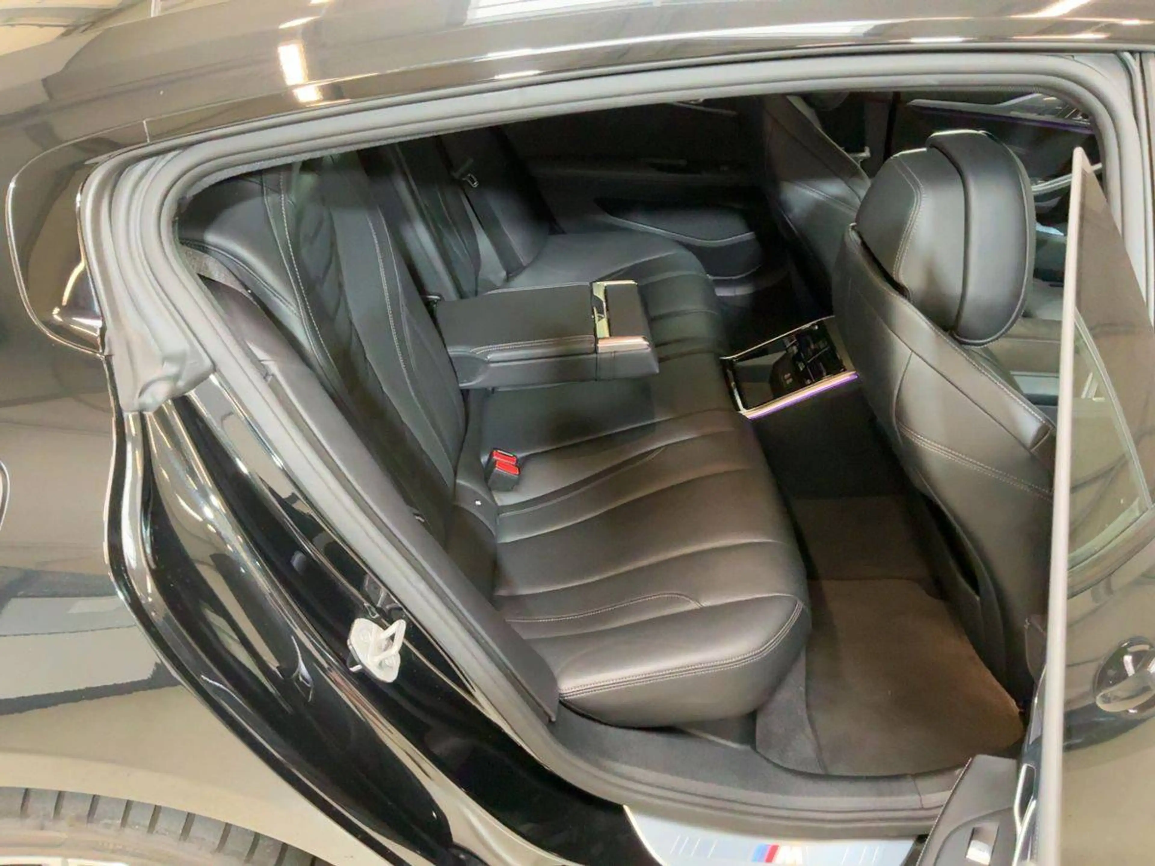 BMW 840 840 i M Sport — photo 13