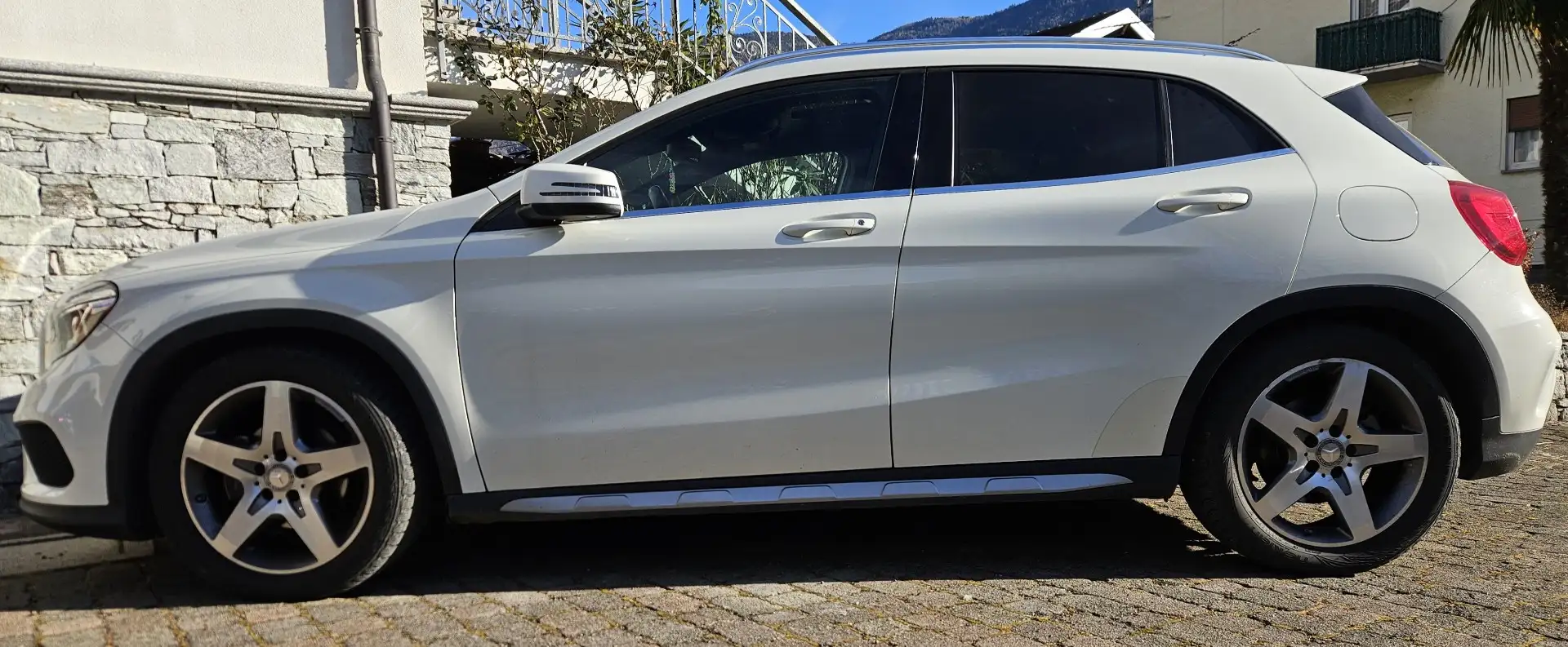Mercedes-Benz GLA 200 d (cdi) Premium auto - 1