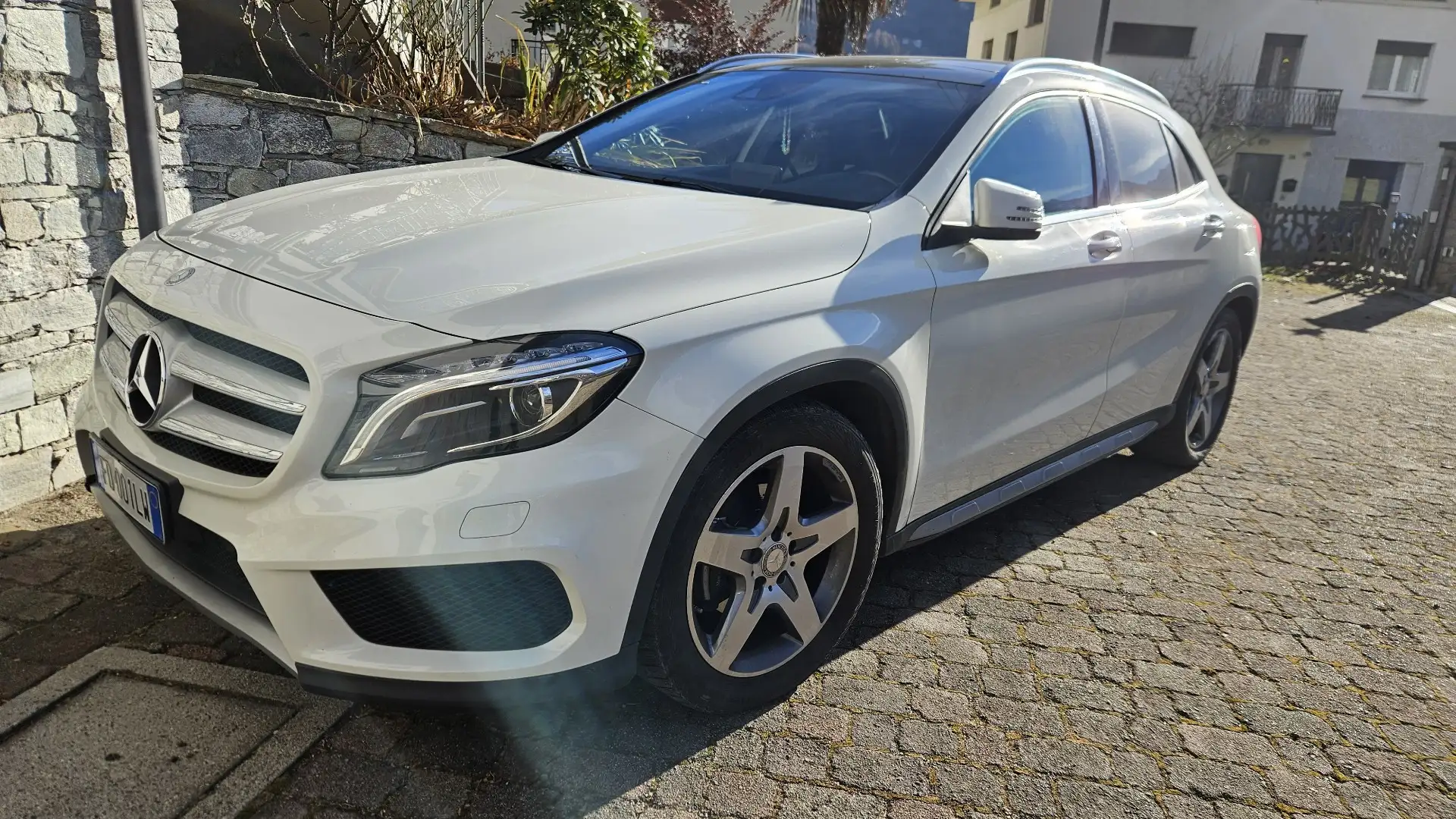 Mercedes-Benz GLA 200 d (cdi) Premium auto - 2
