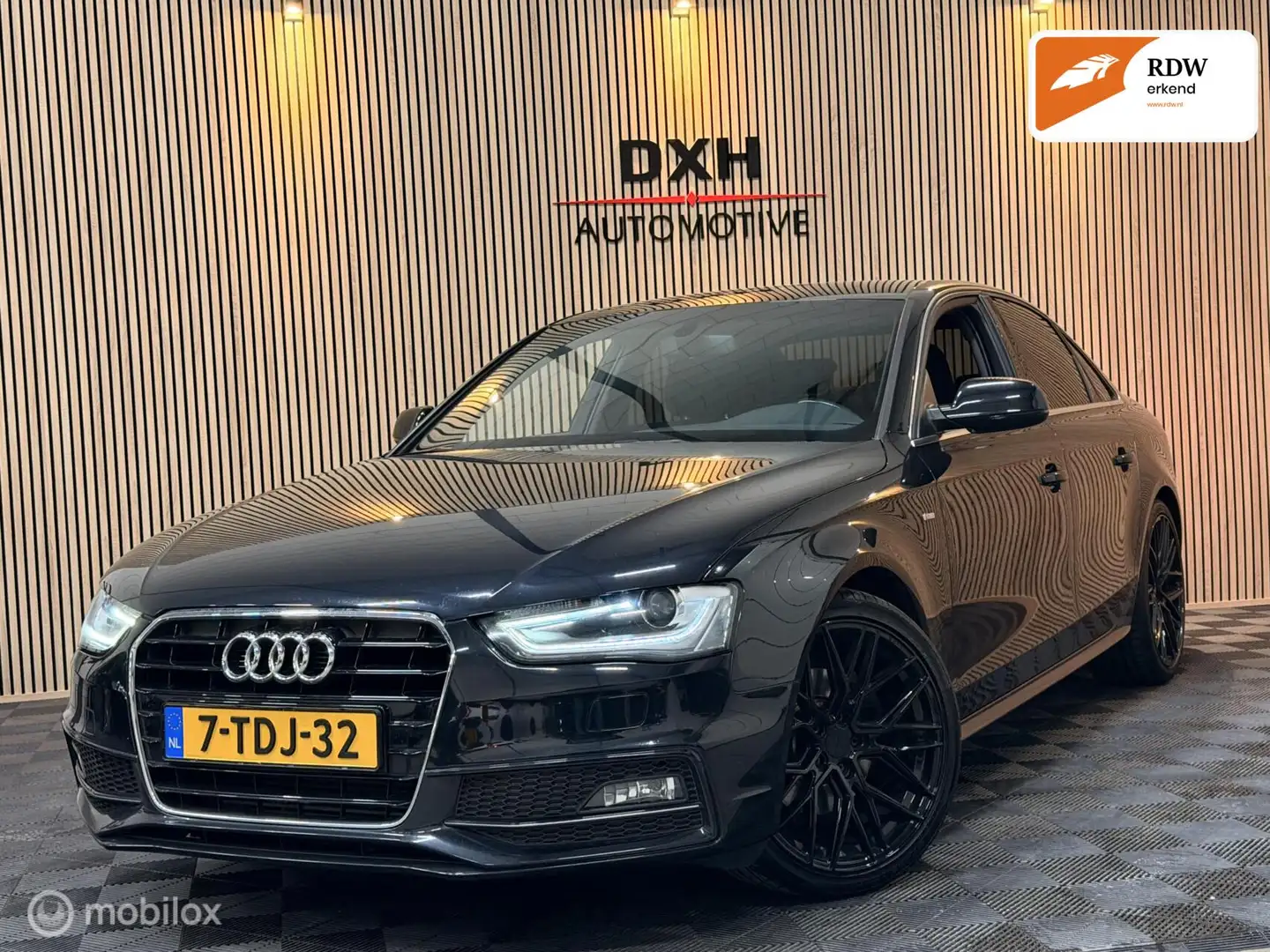 Audi A4 Limousine 1.8 TFSIe S-Line APK-2027 XENON NAV BT P Zwart - 1